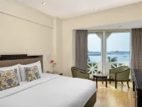 Vivanta Ernakulam, Marine Drive Hotels near Subhash Park
