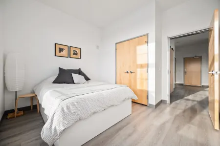 Stunning Views and Onsite Cafe with Wellness Amenities - Charming Haven