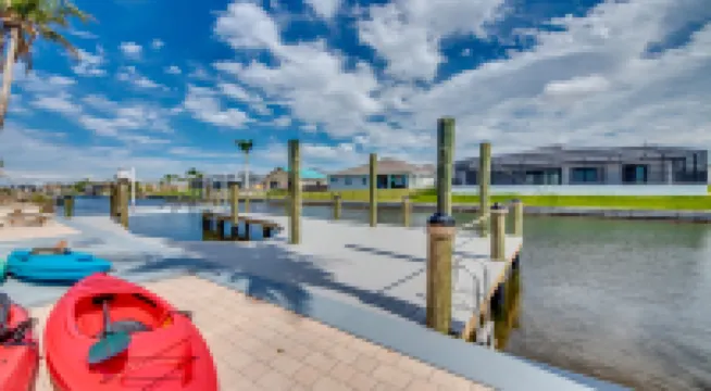 Golden Globe - luxury on the canal with pool/spa