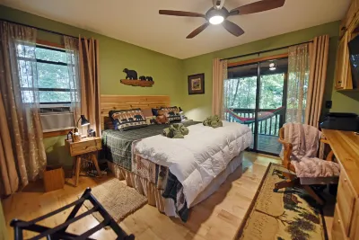 Poplar Ridge Retreat Hotels near Beasley Knob OHV Area