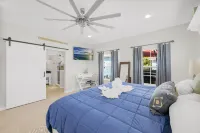 Charming Home with Hot Tub and Enclosed Florida Room - Cozy Retreat Hotels in Upper Grand Lagoon