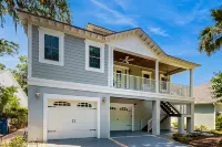 Welcoming Home with Golf Course View, High-Speed WiFi, and Central AC