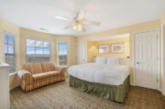 Charming Lakefront Getaway with Scenic Deck - Delightful Family Retreat