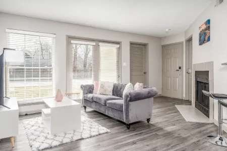 Tranquil Oasis - Elegant Retreat with Charming Amenities