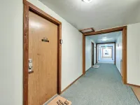 Loft with Fireplace and Indoor Swimming Pool - Cozy Chalet Retreat Hotels in Parowan