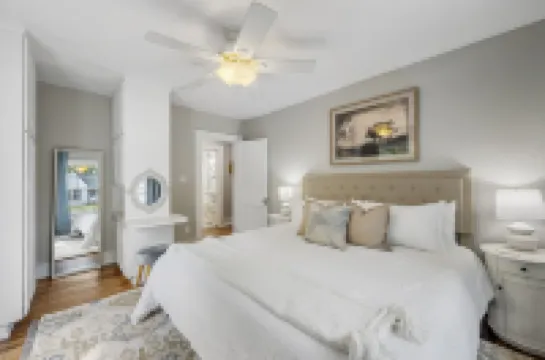 The Cottage on Meadow 3 BR/2 BA