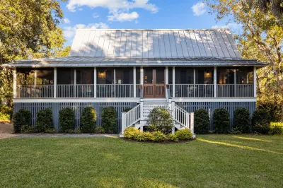 Prime Location! Classic Sullivan's Island Beach House / Gorgeous and Charming Updates! Hotels near Sullivan's Island