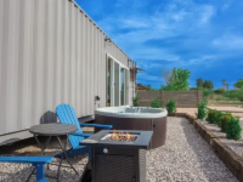 Luxury Stargazing Container Near Sedona • Hot Tub & Desert Views Hotels in Cornville