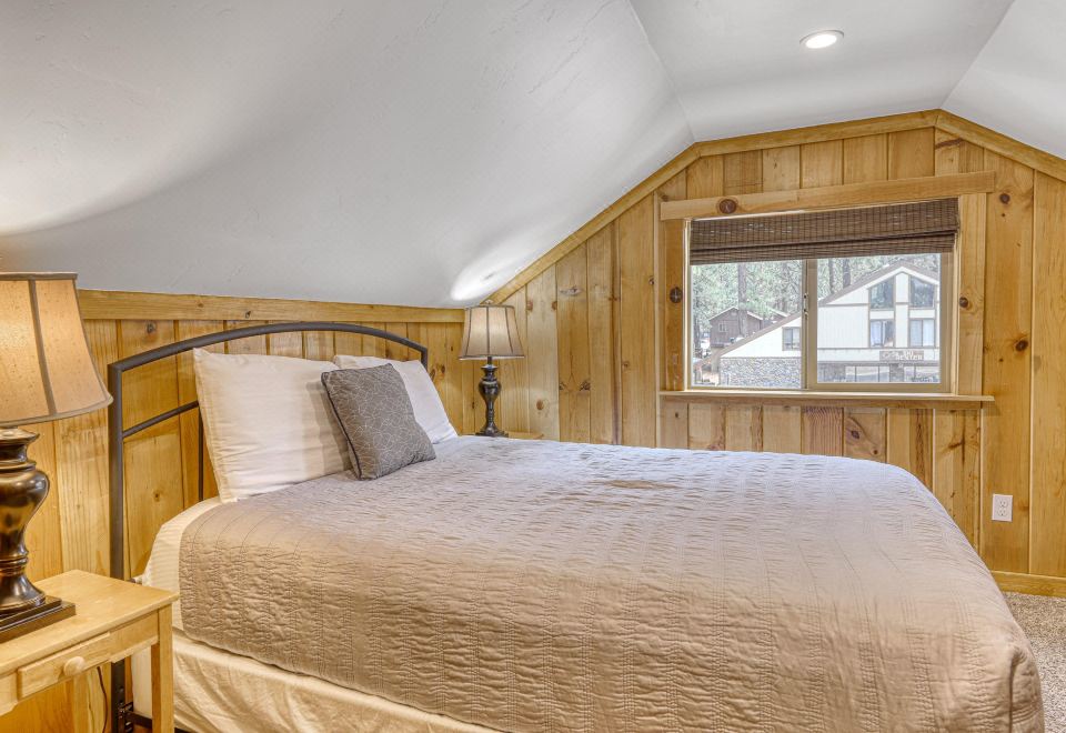 Black Bear Hideaway House in - 0221y12000kmaan7aA609 R 960 660 R5 D