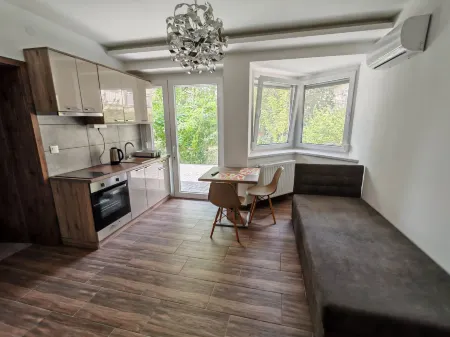 Charming modern furnished Studio in a Peaceful Neighborhood of Kecskemét