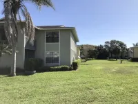 Beach Condo, WiFi, central AC, W+D, pool, near Amphitheatre
