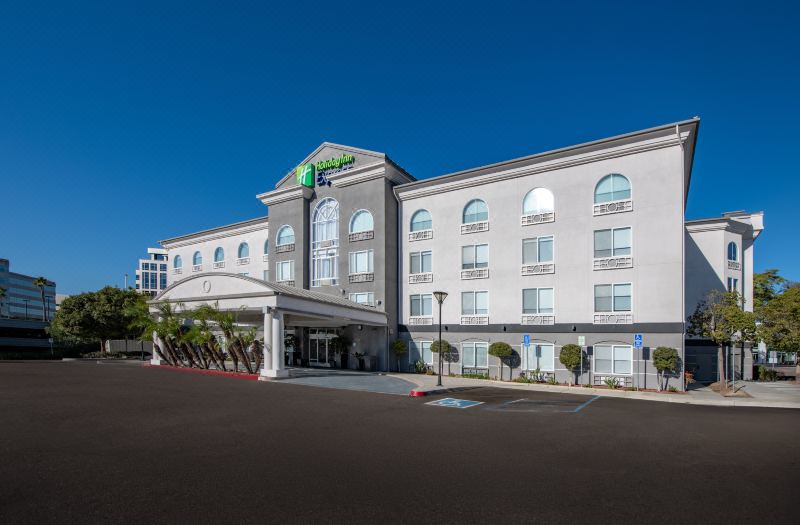 Holiday Inn Express & Suites SAN Diego-Sorrento Valley by IHG