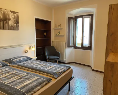 Casa Enrica, up to 4 people, 200m to the lake, very quiet and romantic location Hotels in Idro