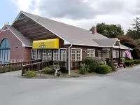 Quality Inn Hotels near Monument Mountain