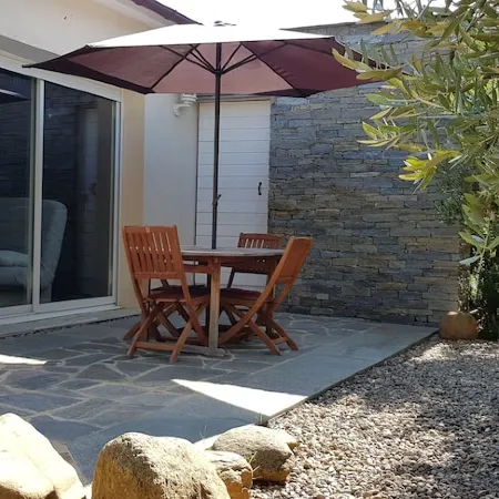 Mini villa T2 on the seafront at Marine de Sisco, ideal for discovering the Cape.