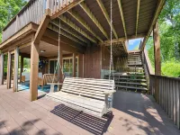 Outdoor Adventure Retreat and River Access - Charming Escape Hotel a St. Ignace Township