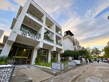 Nakas Hotel