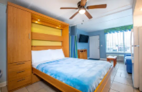 Fantasy Island Resort, Daytona Beach Shores Hotel a 