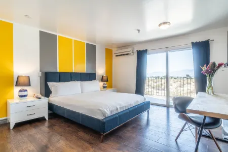 Aqua Soleil Hotel and Mineral Water Spa Отели рядом с достопримечательностью «Ту Банч Палмс Элементари Скул»