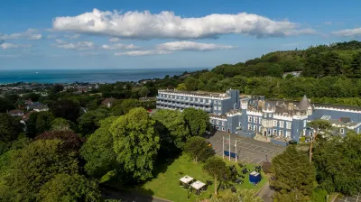 Fitzpatrick Castle Hotel Các khách sạn gần Dun Laoghaire-Rathdown library
