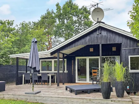 6 Person Holiday Home in Hadsund