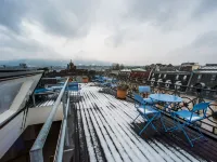 Alma Hotel - Boutique hideaway by the lake with rooftop and ladies-only wellness Отели рядом с достопримечательностью «Зеефельд»