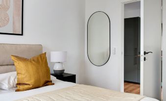 Sanders Charm - Amazing Two-Bedroom Apartment with Shared Garden
