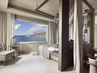 Amazon Mykonos Resort & Spa Hotel berhampiran Pantai Korfos
