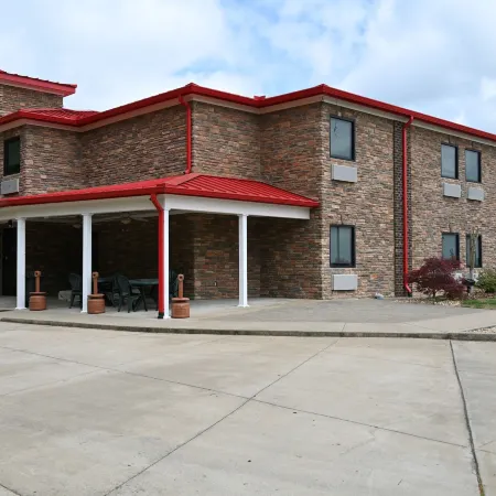 Giles Hotel Inn & Suites
