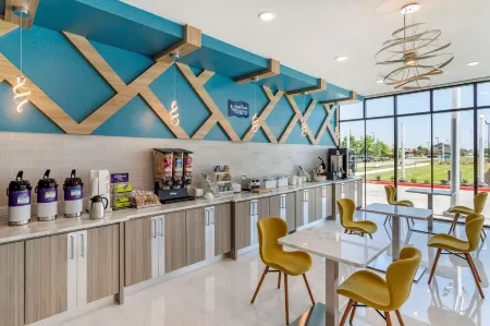 Clarion Pointe Port Arthur-Beaumont South