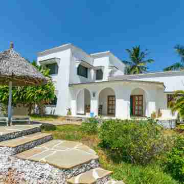 Pearls and Corals Resort Hotel Exterior