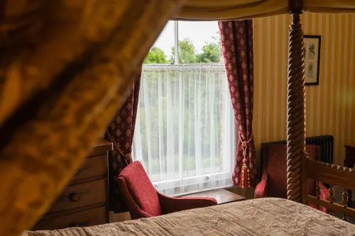 MonkBridge House - Bed and Breakfasts