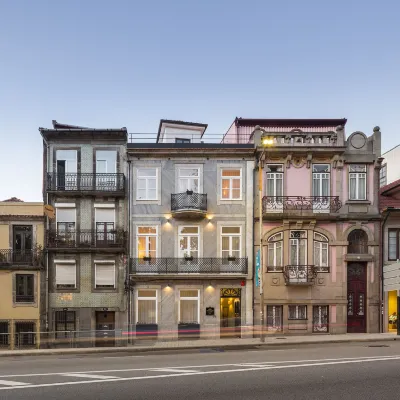 Predicados do Douro Palace Hotels near Almeida Garrett Library