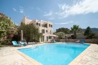 Villa Luisa Exclusive Residences - مسبح