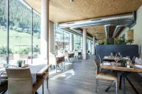 Hotel Arlmont 4 Stern Superior فنادق في Pettneu am Arlberg