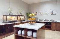 Nuvo Suites Hotel - Miami Doral - breakfast