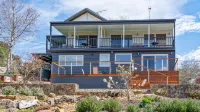 Balconies Lakeside Отели рядом с достопримечательностью «Конвент Дейлсфорд»