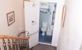 Bees Townhouse- Cupar