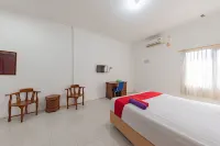 RedDoorz Near Samarinda Square Hotels in Air Hitam