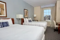 Hotel 24 South Hotel dekat Mary Baldwin University
