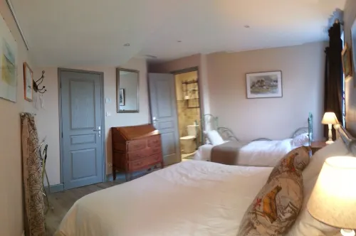 Relais St Jacques - Roanne Hotels in Cherier