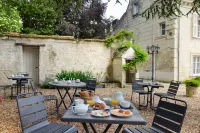 Logis Manoir de la Giraudière Hôtels à : Beaumont-en-Véron