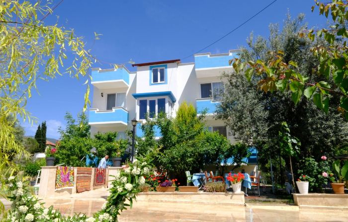 THE COTTON HOUSE