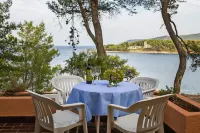 Beautiful Apartments in Jelsa, With Pool - Apartments