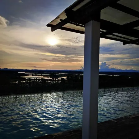 Kampar Champs Elysees 4Pax Homestay Отели в г. Кампар