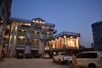希爾頓宮殿飯店 Qambar Chowk附近的飯店