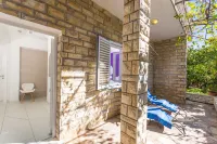 놀라운 바다 전망이 있는 아파트 트로기르 호텔