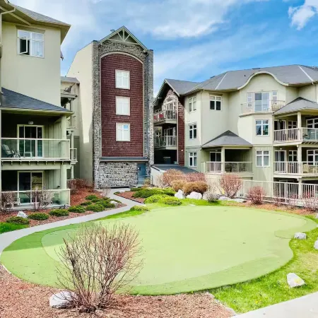 A Lovely Studio with Full Kitchen & AC