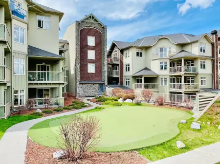 A Lovely Studio with Full Kitchen & AC Отели рядом с достопримечательностью «WhiteFish - BowRiver - ElkFlats Loop»