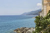 Il Mare di Camogli da un Obl by Wonderful Italy